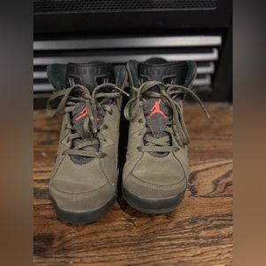 Travis Scott Jordan 6 Retro Cactus Jack size 2.5Y